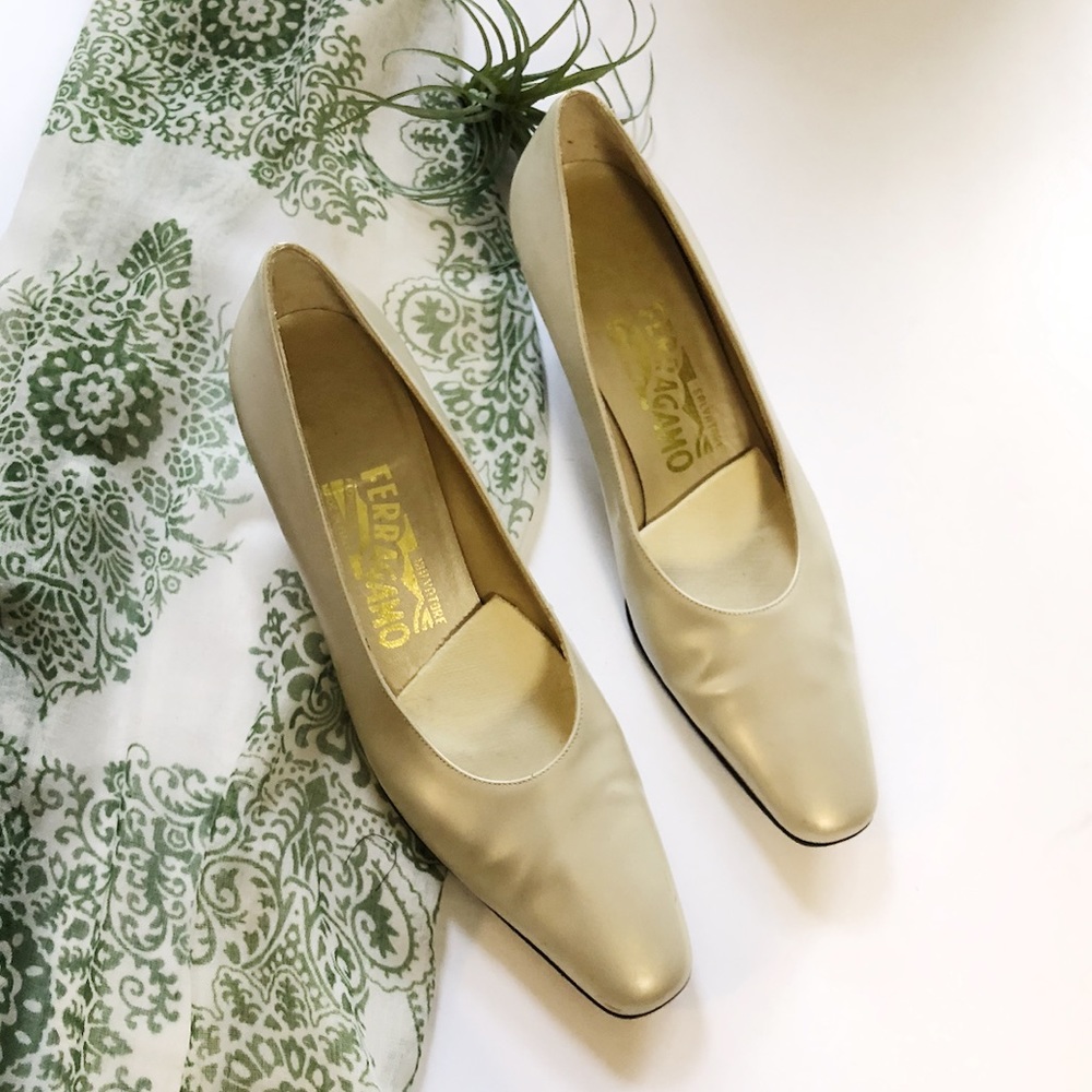 Vtg Salvatore Ferragamo Metallic Heels 6 1/2 AA